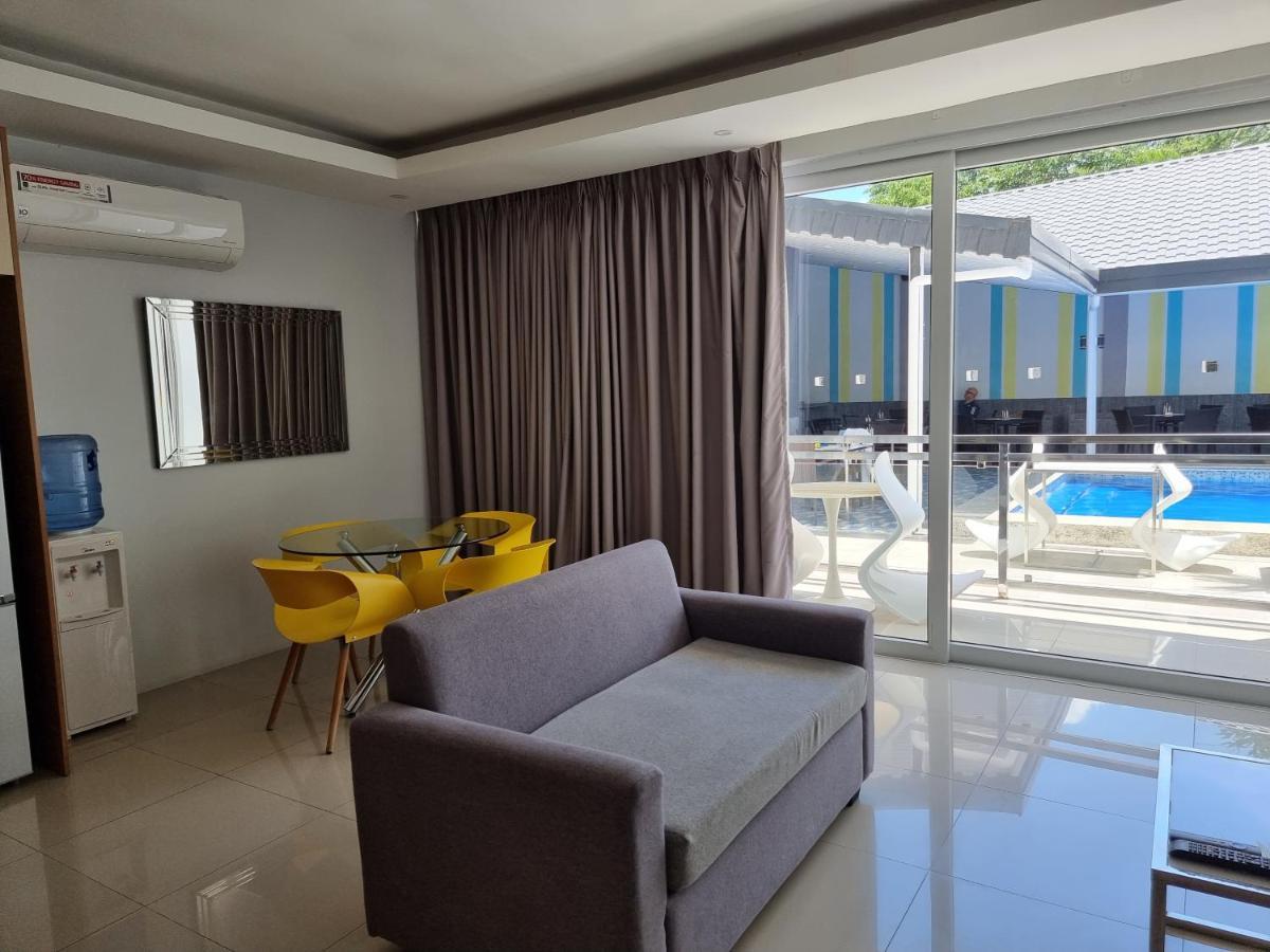 Chequers Suites Subic Bay Olongapo Eksteriør bilde