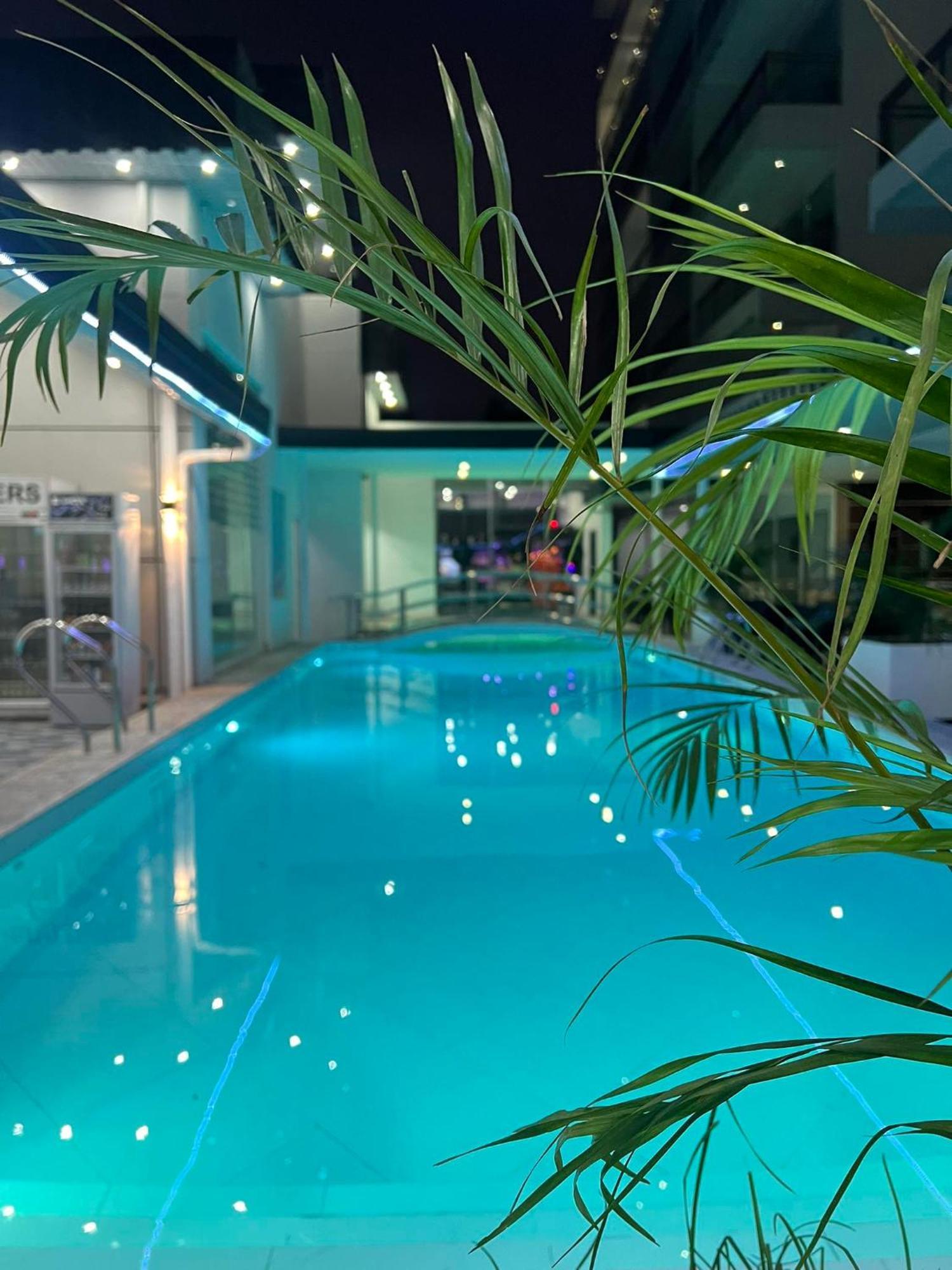 Chequers Suites Subic Bay Olongapo Eksteriør bilde