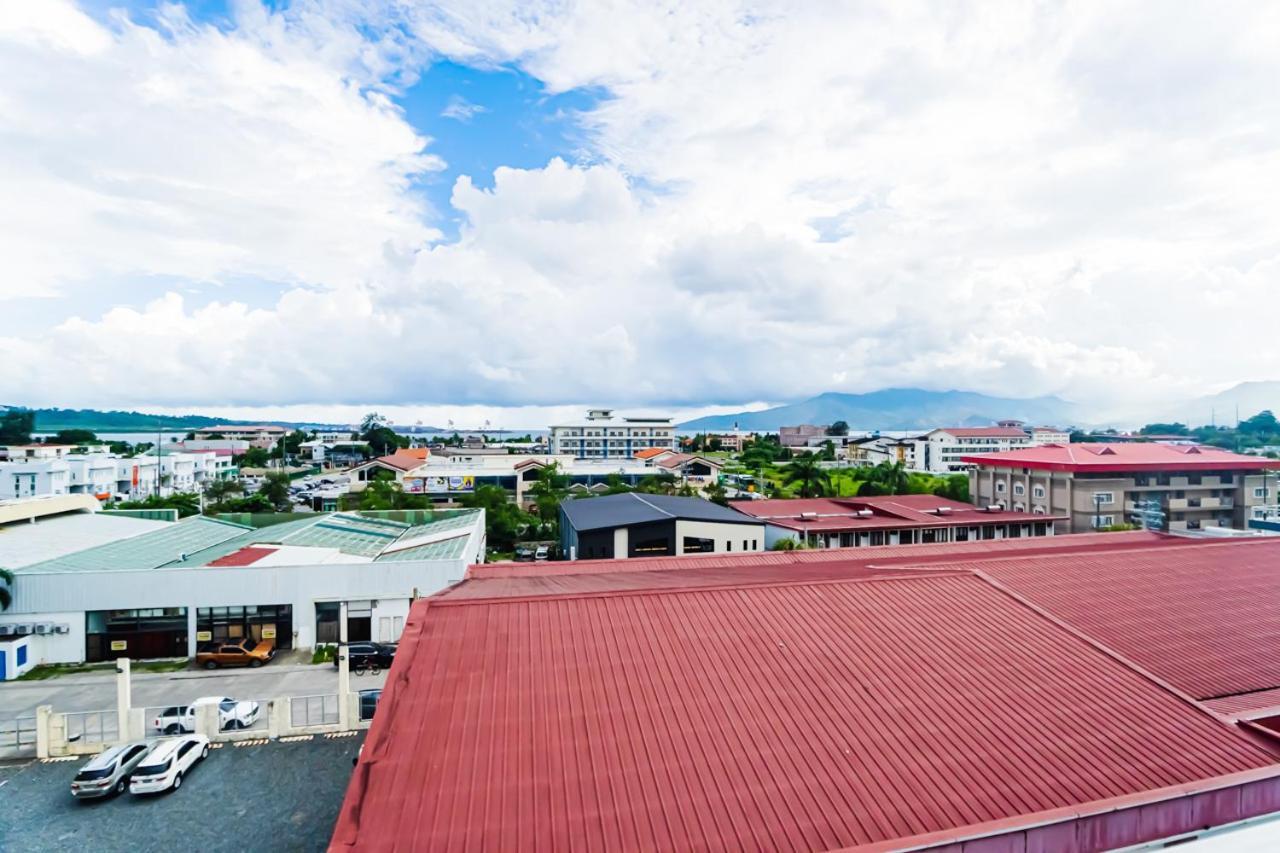 Chequers Suites Subic Bay Olongapo Eksteriør bilde