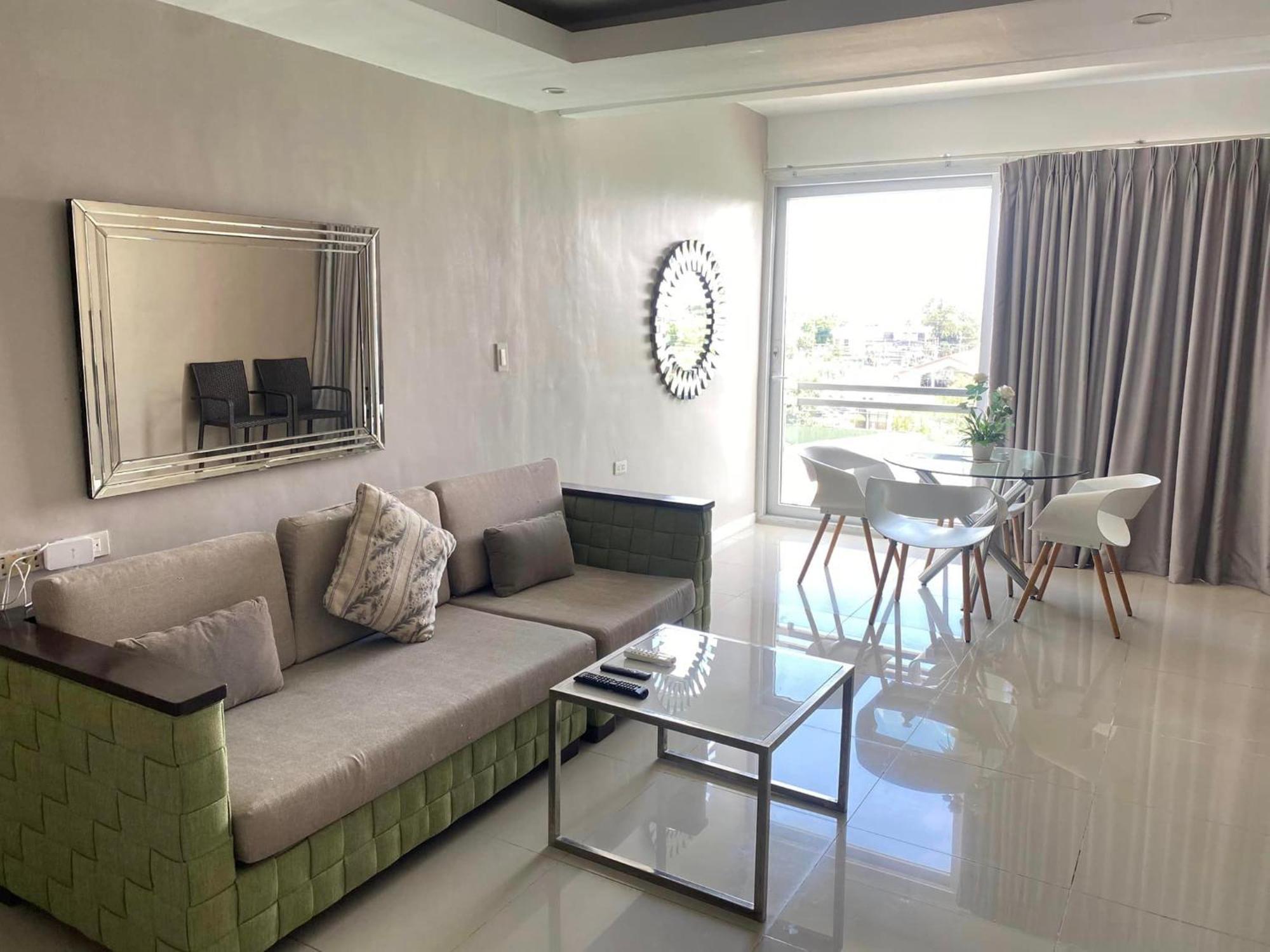 Chequers Suites Subic Bay Olongapo Eksteriør bilde